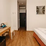 Metro Hotel