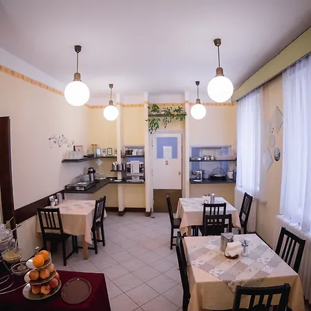 Hotel Metro 3*