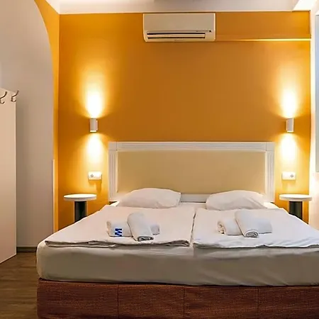 Hotel Metro 3*