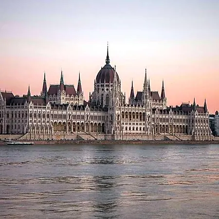 Metro 3* Budapest