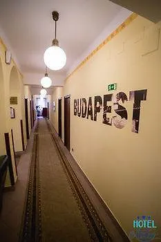 Metro Szálloda 3*