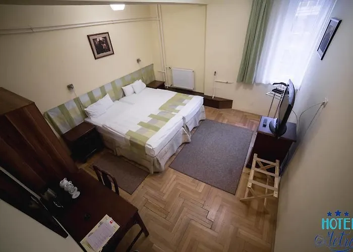 Metro Hotel 3*