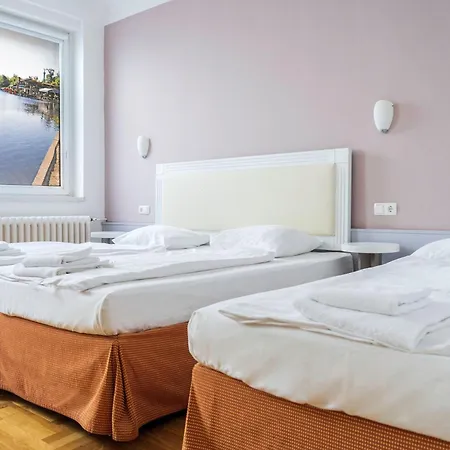 Hotel Metro Budapeste